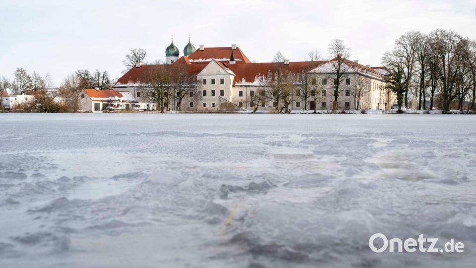 Klirrende Kälte und Schnee sorgen in diesem Jahr zum Auftakt der CSU-Klausur für die typischen Bilder, die sich die Christsozialen von ihrem Treffen in Oberbayern erhoffen. (Archivbild) Bild: Peter Kneffel/dpa