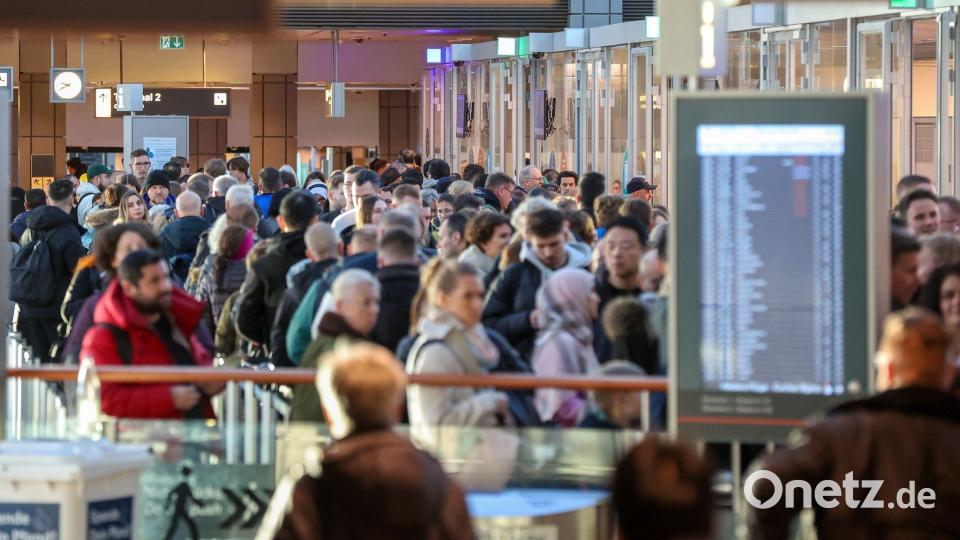 Die meisten Anträge bezogen sich wie jedes Jahr auf den Flugreiseverkehr. (Archivbild) Bild: Bodo Marks/dpa