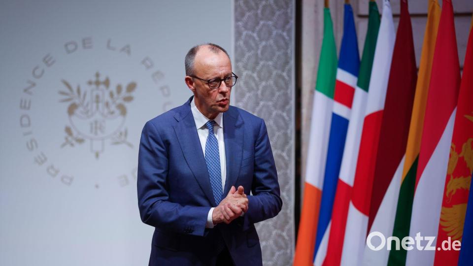 Merz hat eine militärische Beteiligung Deutschlands an der Absicherung eines möglichen Waffenstillstands in der Ukraine in Aussicht gestellt. Bild: Yoan Valat/Pool EPA/AP/dpa