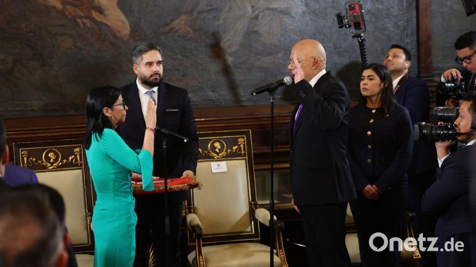 Die Nachfolgerin des von den USA festgenommenen Staatschefs Maduros, Rodríguez, legte ihren Amtseid ab. Bild: Stringer/dpa