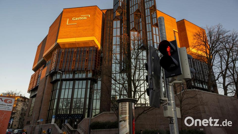 Erst weg mit den Schadstoffen, dann soll das Kulturzentrum Gasteig generalsaniert werden. (Archivbild) Bild: Peter Kneffel/dpa