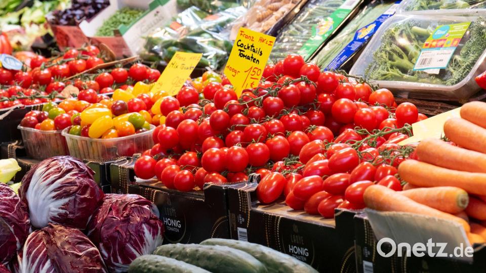 Je höher die Inflationsrate, umso geringer die Kaufkraft der Menschen (Archivbild) Bild: Boris Roessler/dpa