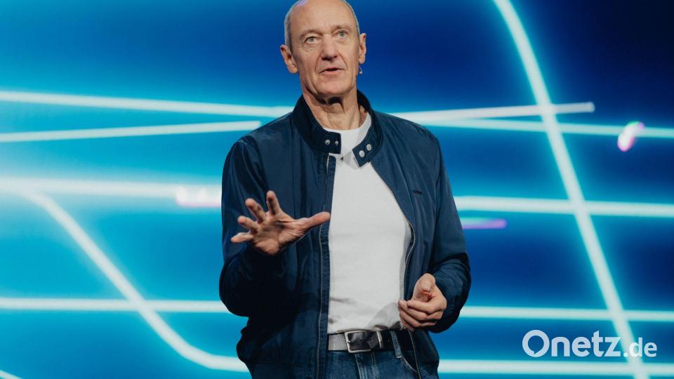 Siemens-CEO Roland Busch kündigt auf der Technikmesse CES 2026 mehrere Initiativen zum KI-Einsatz in der Industrie an. Bild: Uncredited/Siemens/dpa