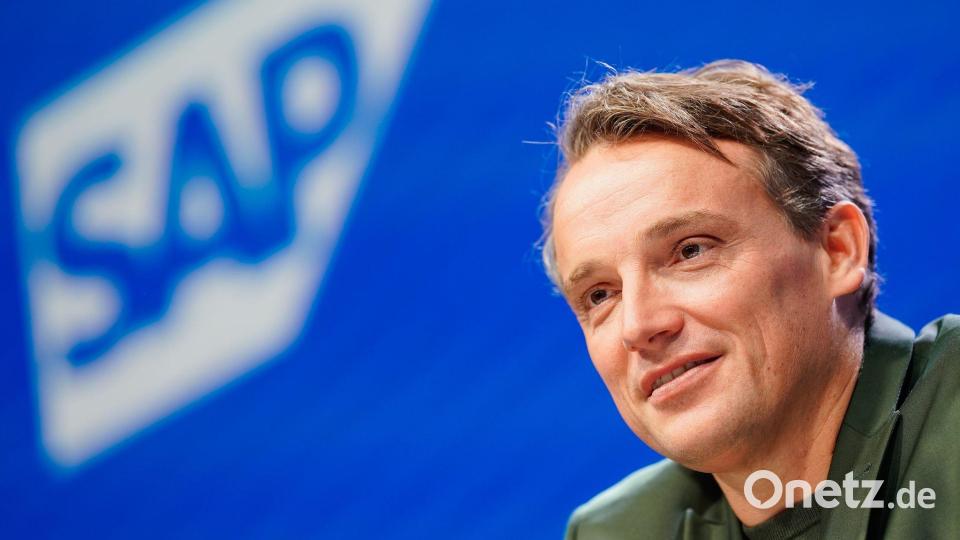 SAP-Chef Christian Klein leitet das mit Abstand teuerste deutsche Börsenunternehmen. (Archivbild) Bild: Uwe Anspach/dpa