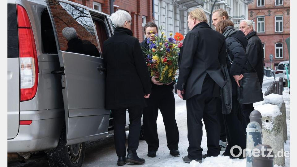 Die Urne sollte auf dem Ohlsdorfer Friedhof beigesetzt werden. Bild: Christian Charisius/dpa