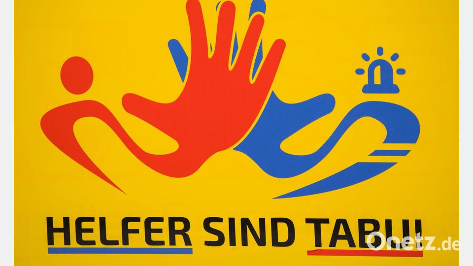 Mit der Kampagne „Helfer sind Tabu!“ wurde schon für Schutz von Rettungskräften geworben. (Archivfoto) Bild: picture alliance / Andreas Arnold/dpa