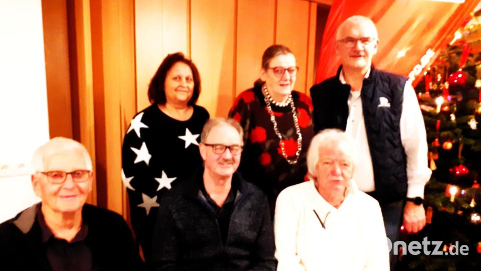 Die Kulmainer SPD-Kandidaten (von links): Lothar Wagner, Sieglinde Lorenz, Wolfgang Lorenz, Sybille Bayer, Gerd Bayer und Kreisvorsitzender Uli Roth. Bild: Alfred Schuster