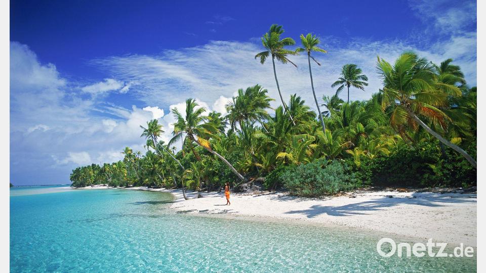 Niue liegt zwischen Fidschi und den auf dem Foto zu sehenden Cookinseln und wirbt mit kristallklarem Wasser. (Illustration) Bild: picture alliance / dpa