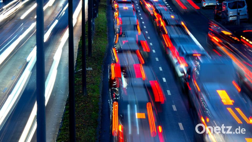 Der Mittlere Ring ist eine zentrale Verkehrsachse der Landeshauptstadt. (Symbolbild) Bild: Sven Hoppe/dpa