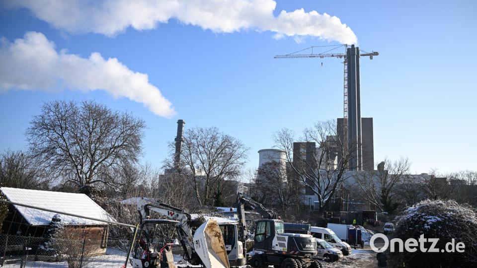 Der Brandanschlag traf wichtige Stromkabel nahe dem Kraftwerk Lichterfelde. Bild: Britta Pedersen/dpa