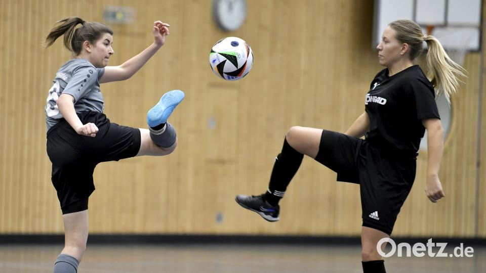 Titelverteidiger 1. FC Schwarzenfeld um Tanja Stahl hatte bei der Bezirksmeisterschaft am vergangenen Wochenende das Nachsehen und landete auf Rang drei. Archivbild: Hubert Ziegler