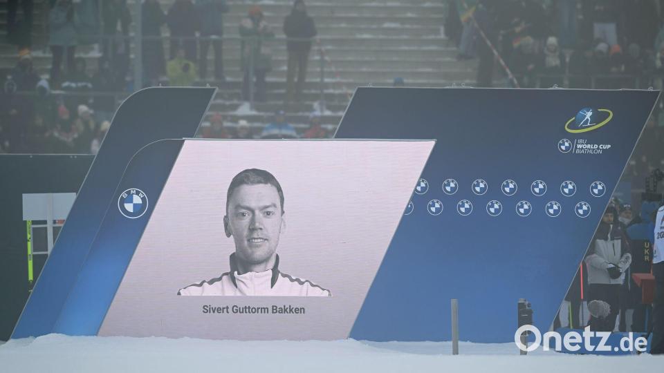 Gedenkzeremonie für den kürzlich gestorbenen Sivert Bakken. Bild: Hendrik Schmidt/dpa