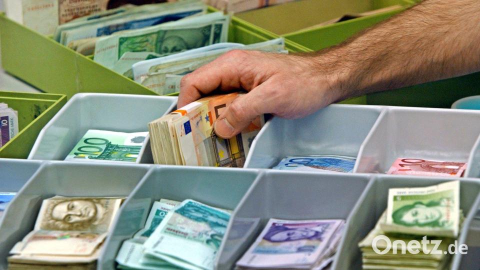 Deutschland gehört zu den Ländern im Euroraum, in denen der Umtausch der alten nationalen Währung in Euro zeitlich unbegrenzt möglich ist. (Archivbild) Bild: Frank May/dpa