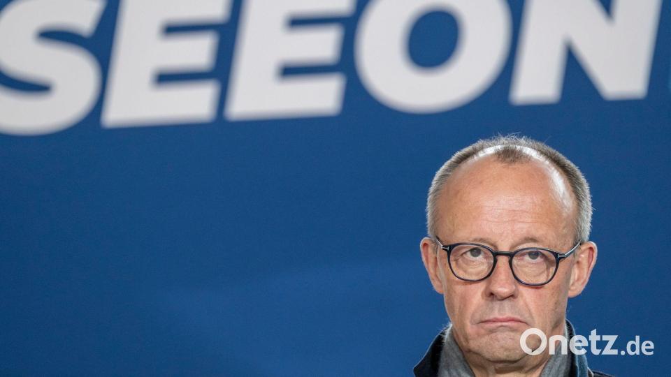 So richtigen Grund zur Freude hat Merz derzeit nicht. Innen- wie außenpolitisch stehen er und seine Bundesregierung vor gewaltig großen Herausforderungen. Bild: Peter Kneffel/dpa