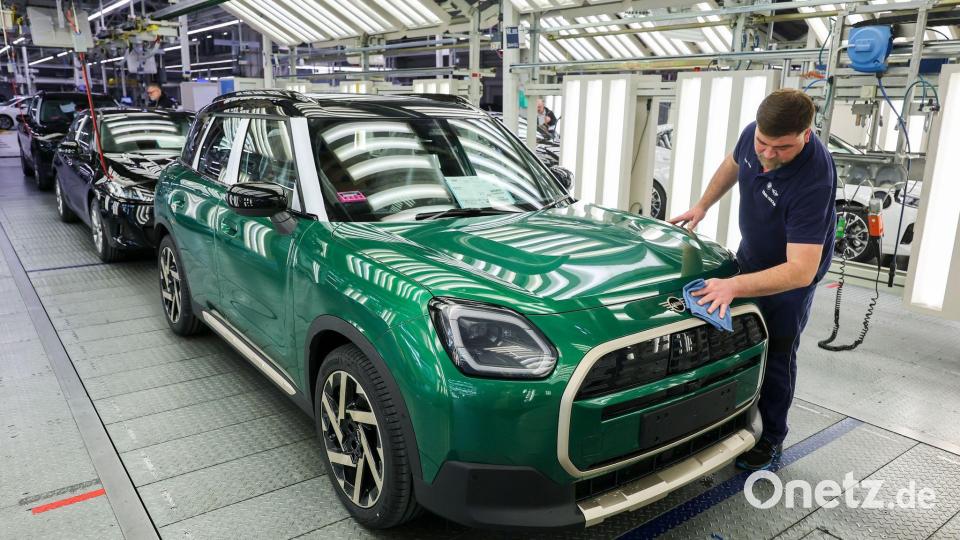 Mini lief vergangenes Jahr stark und half dem Konzern damit ins Plus. (Archivbild) Bild: Jan Woitas/dpa