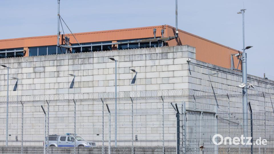 Auf dem Gelände des Forschungszentrums Jülich lagern die Castorbehälter bislang. Bild: Rolf Vennenbernd/dpa