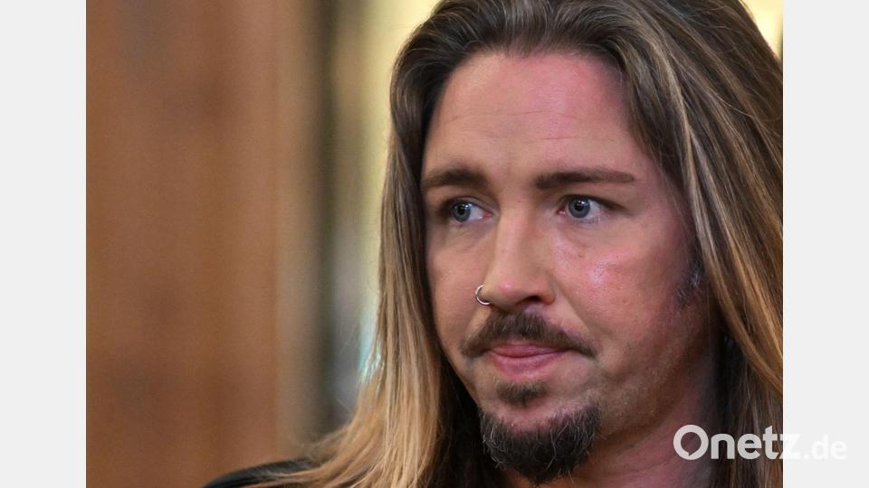 Gil Ofarim zog sich nach dem „Davidstern-Skandal“ aus der Öffentlichkeit zurück, jetzt ist er auf RTL zurück. (Archivbild) Bild: Hendrik Schmidt/dpa