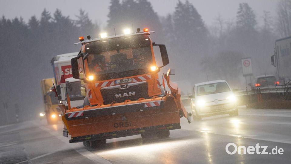 Autofahrer sollten vorsichtig sein. Bild: Peter Kneffel/dpa
