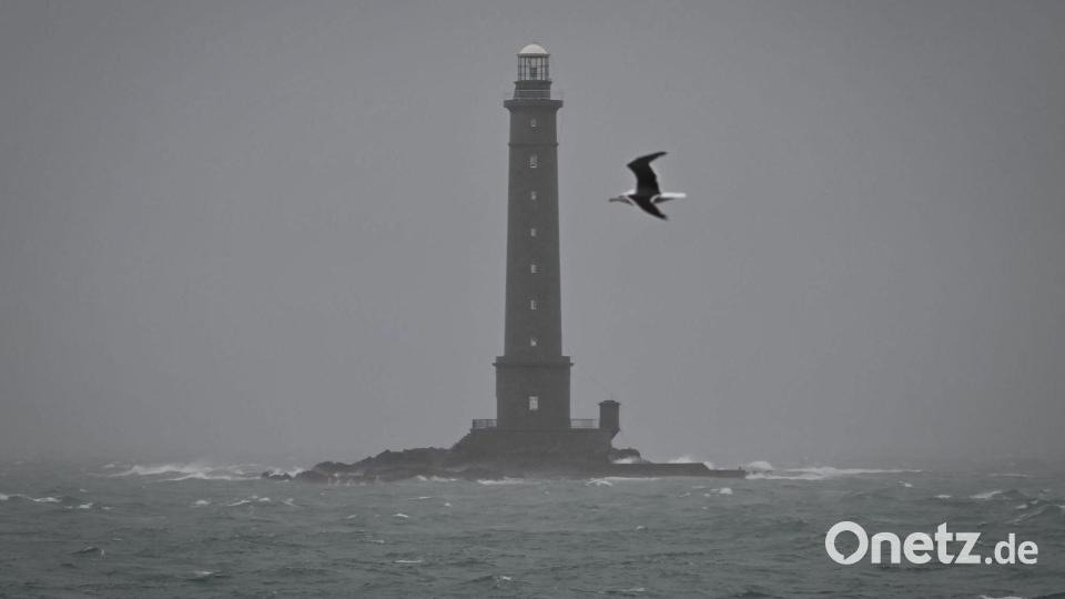 Leuchtturm von Gourys in Auderville. Sturm „Goretti“ sorgte vereinzelt für Sturmböen von bis zu 200 Kilometern pro Stunde. Bild: Lou Benoist/AFP/dpa