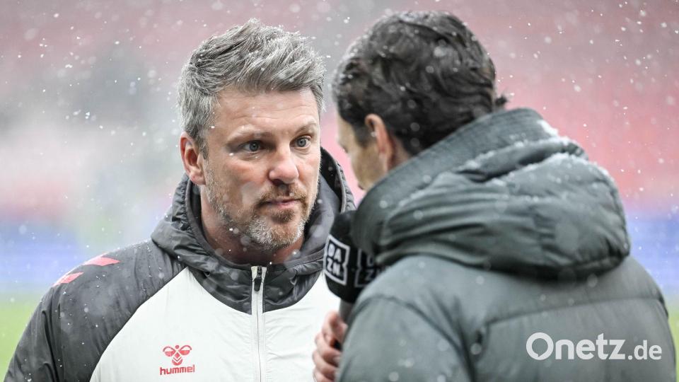 Lukas Kwasniok reiste mit den Kölnern direkt aus dem Trainingslager in Spanien auf die Ostalb. Bild: Harry Langer/dpa