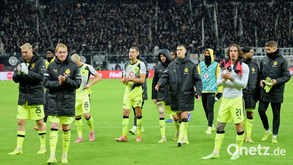 Waren nicht zufrieden mit dem 3:3: die Spieler von Borussia Dortmund. Bild: Uwe Anspach/dpa
