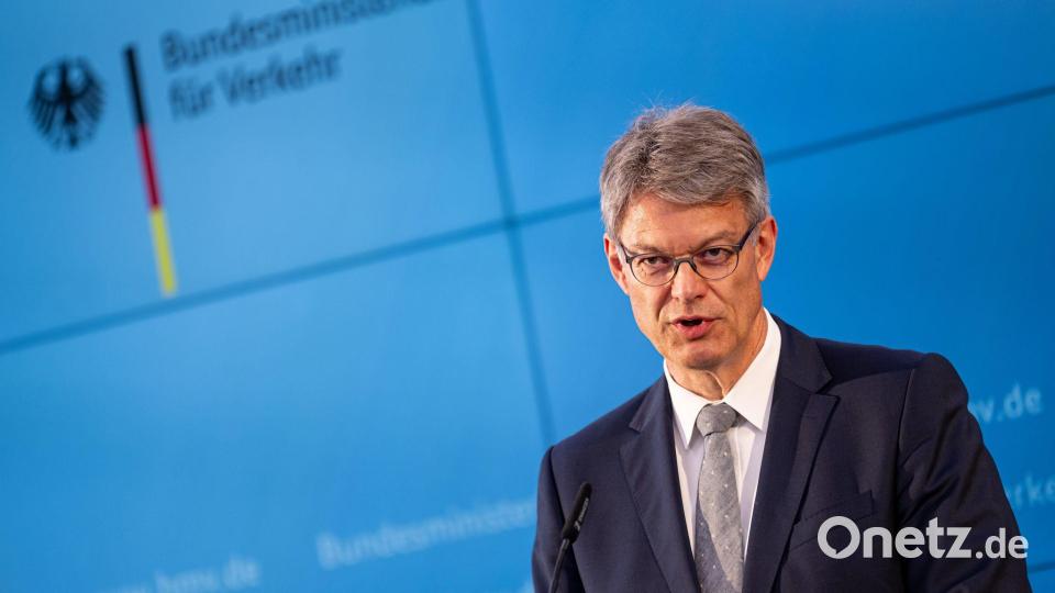 Das Haus von Bundesverkehrsminister Patrick Schnieder (CDU) verweist auf den noch nicht abgeschlossenen Meinungsbildungsprozess innerhalb der Regierung. (Archivfoto) Bild: Fabian Sommer/dpa