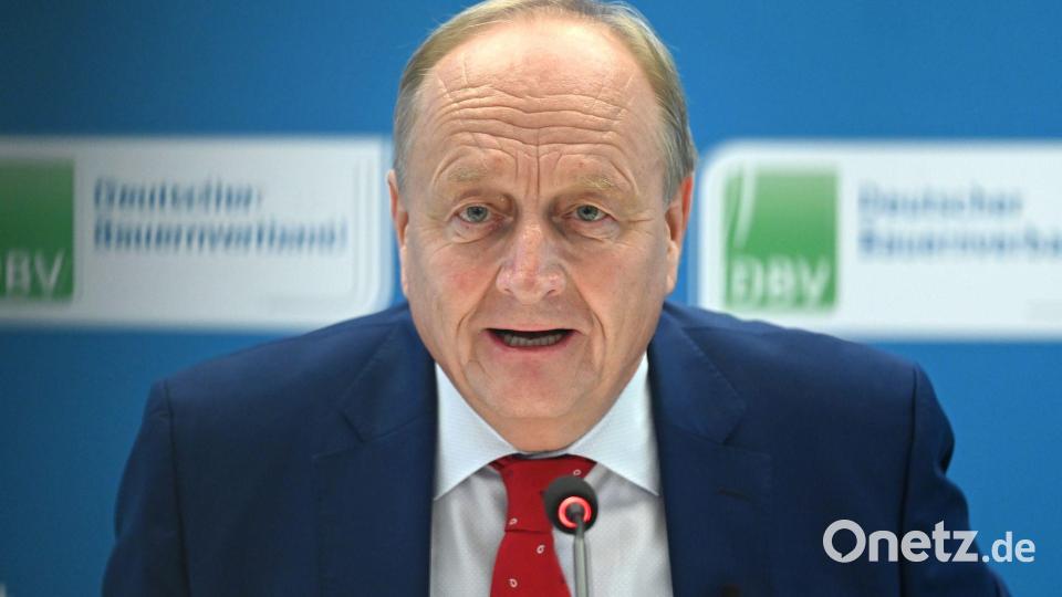 Bauernpräsident Rukwied fordert „frisches Geld“ für den Umbau von Ställen. (Archivbild) Bild: Elisa Schu/dpa