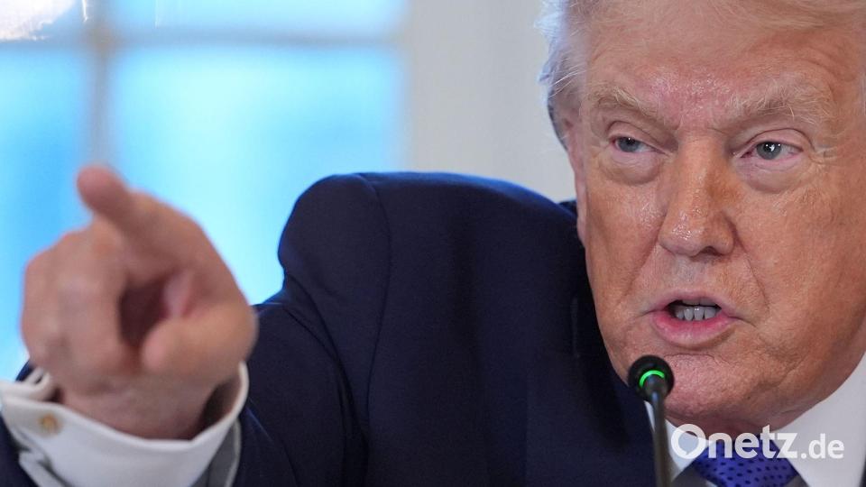 US-Präsident Trump hat den Teilnehmern der Massenproteste gegen die Staatsführung im Iran Unterstützung zugesichert. (Archivbild) Bild: Evan Vucci/AP/dpa