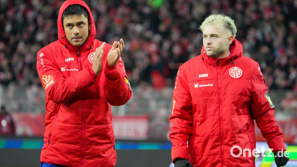 Nadiem Amiri (l.) und Benedict Hollerbach (r.) trafen für Mainz in Berlin. Bild: Soeren Stache/dpa