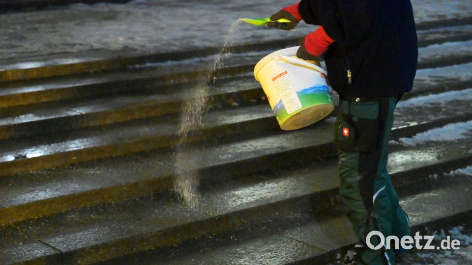 Für Montag warnt der Deutsche Wetterdienst vor Glatteis. Bild: Malin Wunderlich/dpa