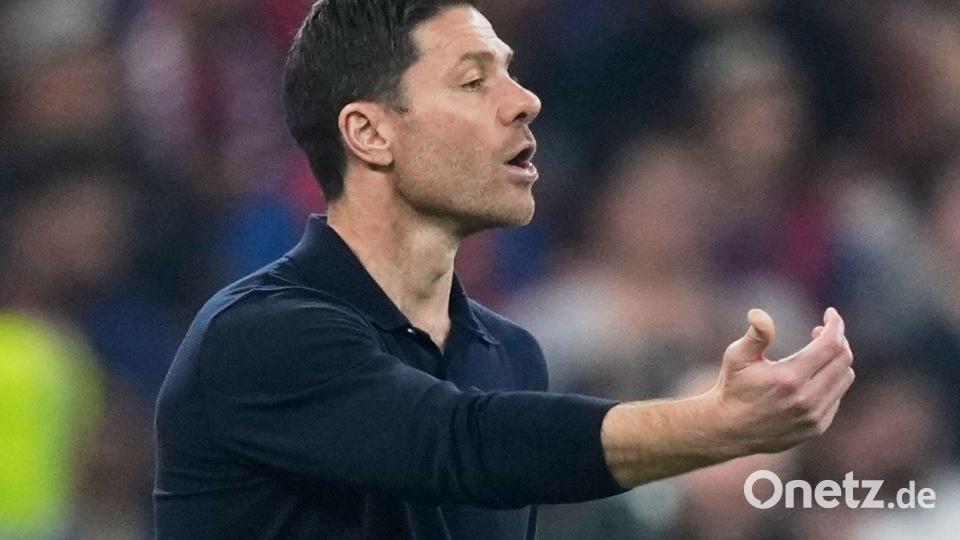 Engagiert an der Seitenlinie: Real-Trainer Xabi Alonso Bild: Altaf Qadri/AP/dpa