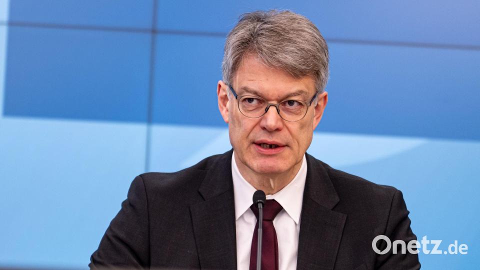 Schnieder mahnt weiter zur Vorsicht (Archivbild). Bild: Fabian Sommer/dpa