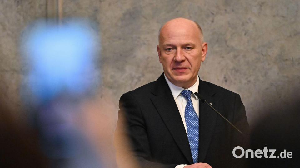 Berlins Regierungschef Kai Wegner geriet auch wegen eines Tennismatchs unter Druck. (Archivbild) Bild: Soeren Stache/dpa