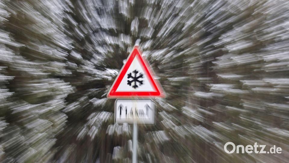 In den kommenden Tagen kann es zu glatten Straßen kommen. Bild: Thomas Warnack/dpa
