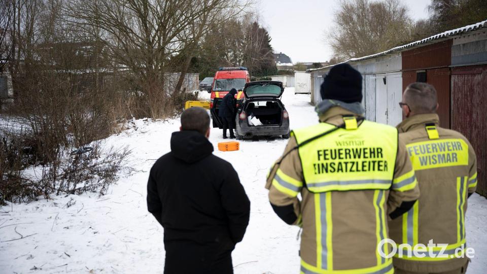 Kettensägen und Taucher waren bei der Suchaktion im Einsatz. Bild: Philip Dulian/dpa