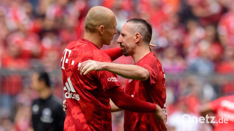 Arjen Robben (l) und Franck Ribéry prägten eine Epoche beim FC Bayern. Bild: Matthias Balk/dpa