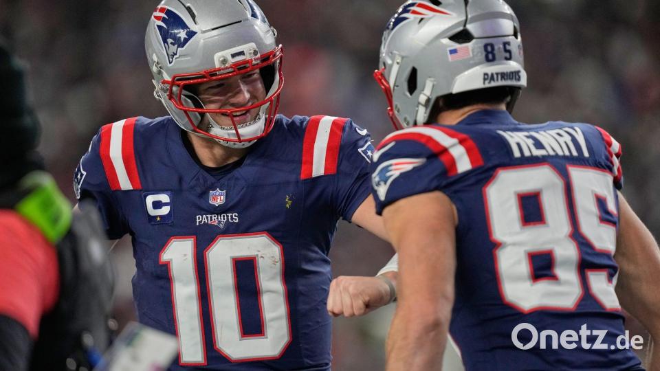 Ein Touchdown-Pass im ersten Playoff-Spiel reichte für den ersten Playoff-Sieg von Drake Maye (links). Bild: Charles Krupa/AP/dpa