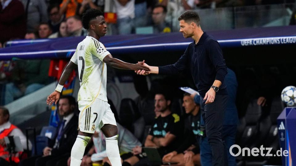Mit Vinicius Junior hatte Xabi Alonso Ärger wegen einer Auswechslung. (Archivbild) Bild: Manu Fernandez/AP/dpa
