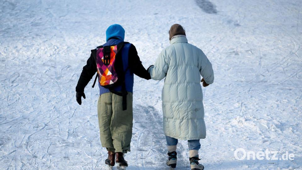 Dass wir frieren, hat mit verschiedenen Faktoren zu tun – darunter unserer Muskelmasse und unserem Nervensystem. Bild: Sven Hoppe/dpa