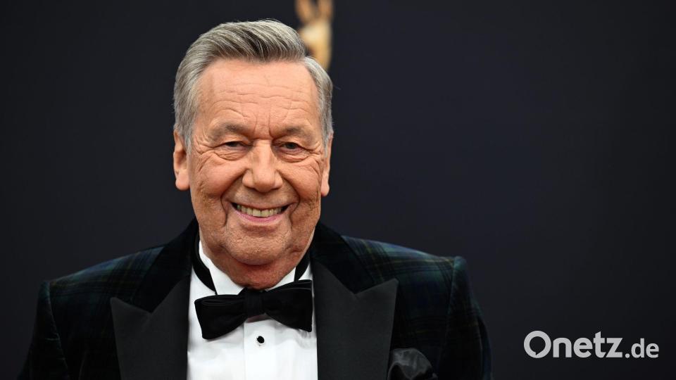 Roland Kaiser veröffentlicht im März einen bislang unbekannten Song von Udo Jürgens. (Archivbild) Bild: Felix Hörhager/dpa
