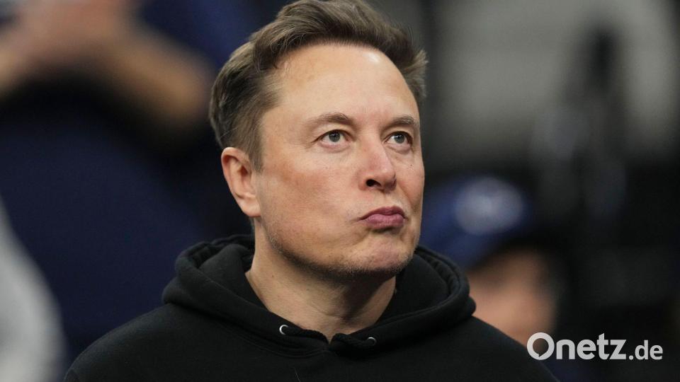 Elon Musk gerät wegen des Chatbots Grok zunehmend unter Druck. (Archivbild) Bild: Matt Rourke/AP/dpa
