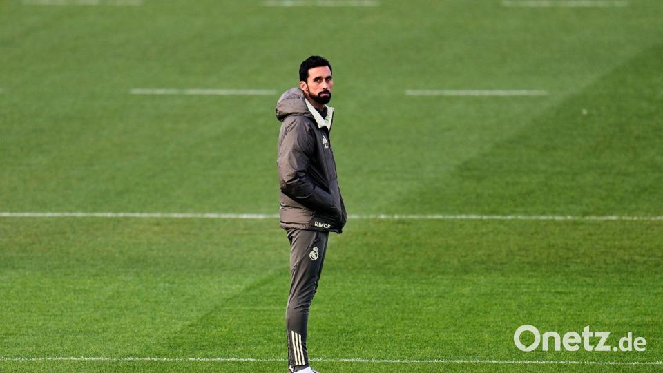 Alvaro Arbeloa leitet das Training bei Real Madrid. Bild: Manu Fernandez/AP/dpa