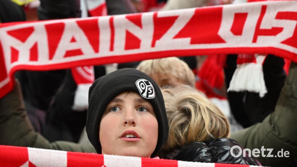 Das Mainzer Stadion war nur spärlich besetzt. Bild: Torsten Silz/dpa