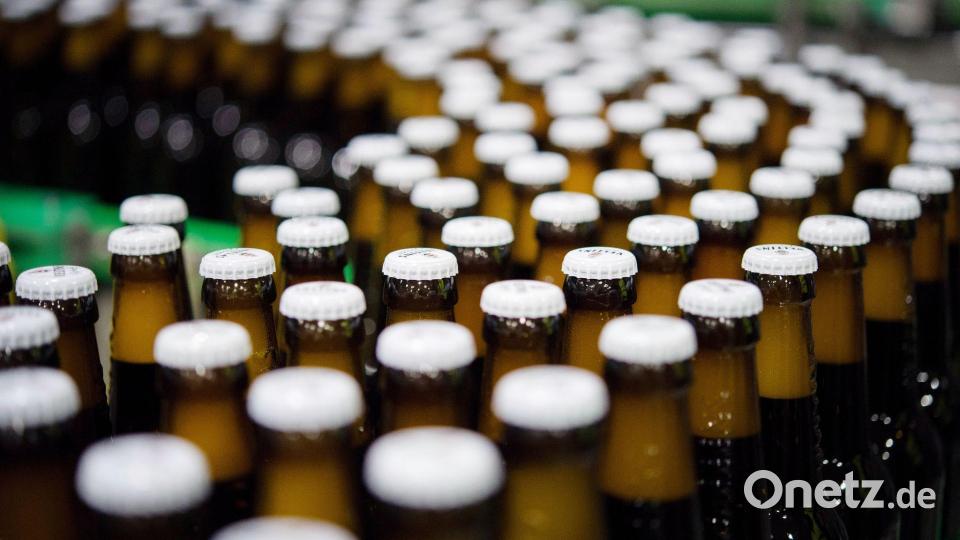 Der Bierabsatz in Deutschland ist deutlich gesunken. (Symbolbild) Bild: Rainer Jensen/dpa