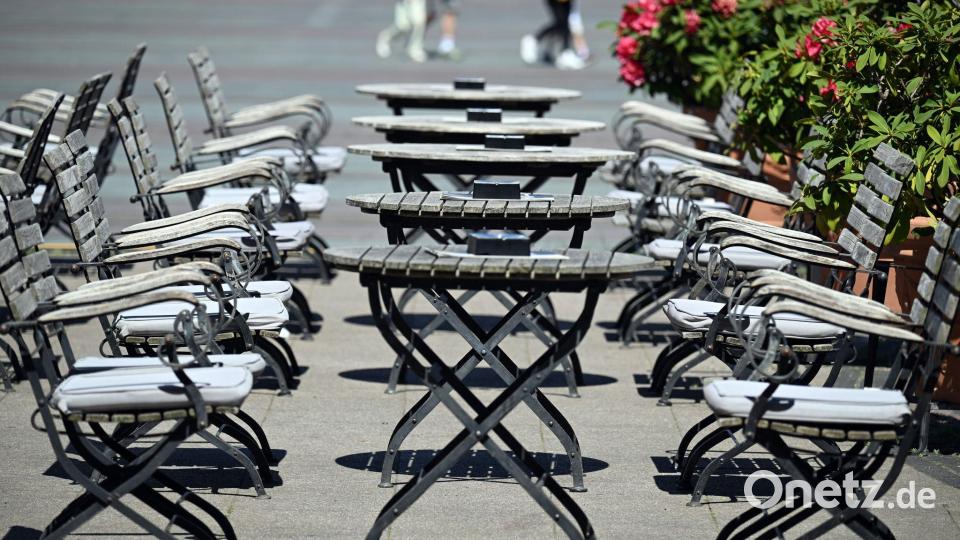 In der Gastronomie wird deutlich weniger Bier getrunken. (Symbolbild) Bild: Federico Gambarini/dpa