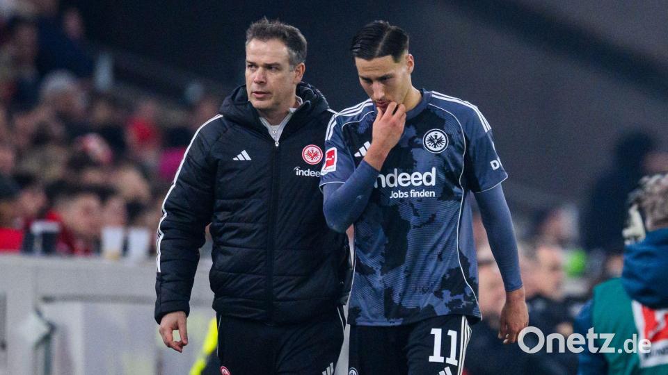 Musste in Stuttgart früh raus: Frankfurts Younes Ebnoutalib. Bild: Tom Weller/dpa