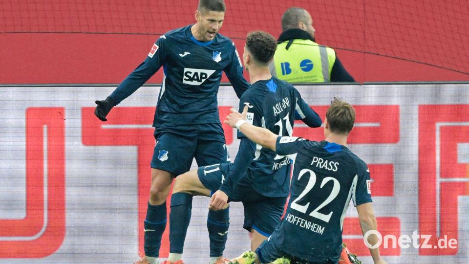 Hoffenheims Andrej Kramaric (r.) darf sich feiern lassen. Bild: Uwe Anspach/dpa