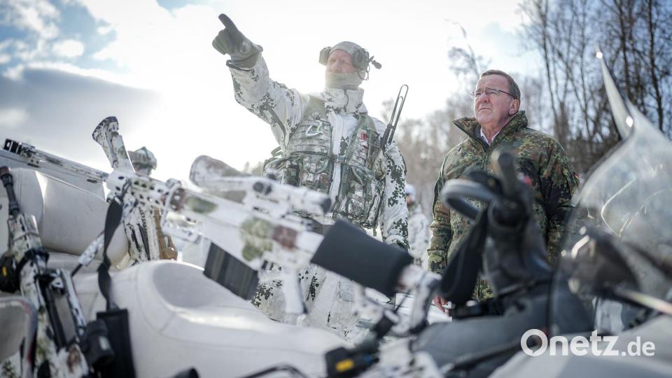 Pistorius bei Gebirgsjägerübung im Hohen Norden Bild: Kay Nietfeld/dpa