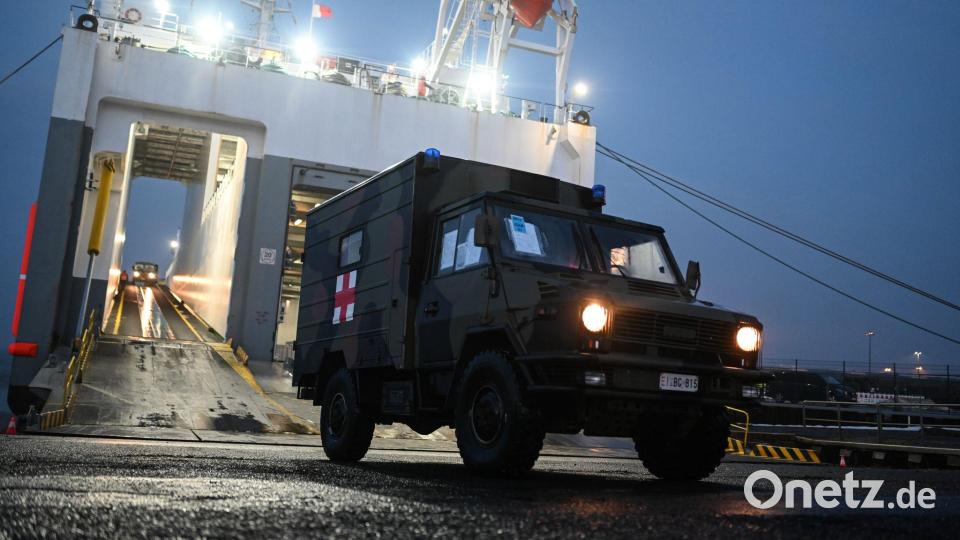 Ziel der Truppenbewegungen ist der Truppenübungsplatz Bergen in Niedersachsen. Bild: Lars Penning/dpa
