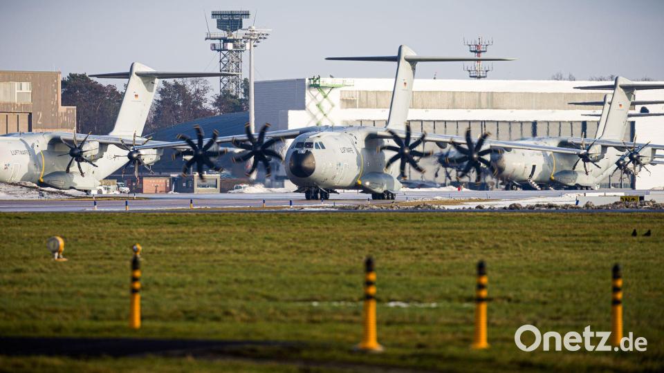 Deutsche Bundeswehr-Soldaten sind am Morgen vom Fliegerhorst Wunstorf nach Dänemark gestartet. Bild: Moritz Frankenberg/dpa